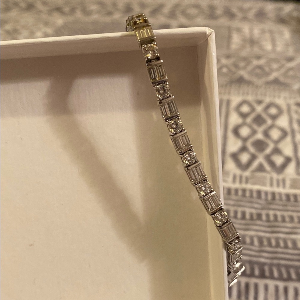 Elegant Silver Bracelet with Gold Accents